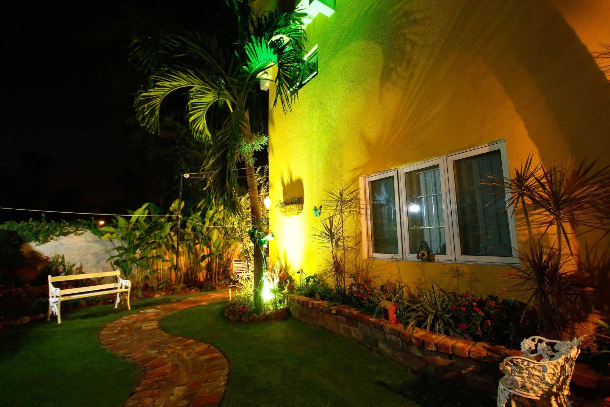 Cattleya Luxury Suites Kingston Eksteriør bilde
